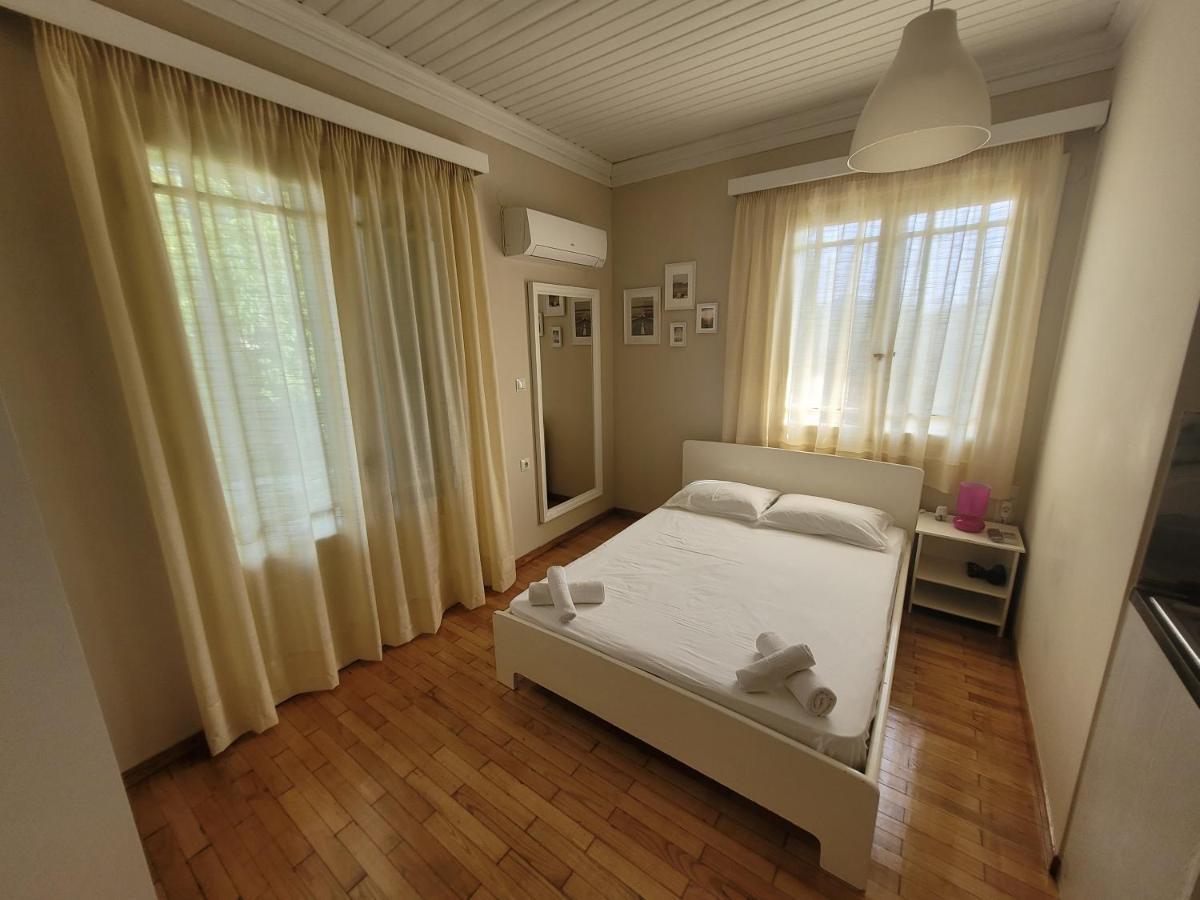 Villa Petros นีดรี ภายนอก รูปภาพ