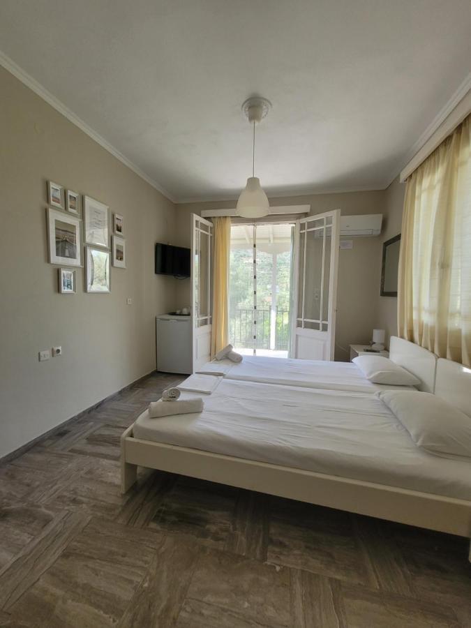 Villa Petros นีดรี ภายนอก รูปภาพ