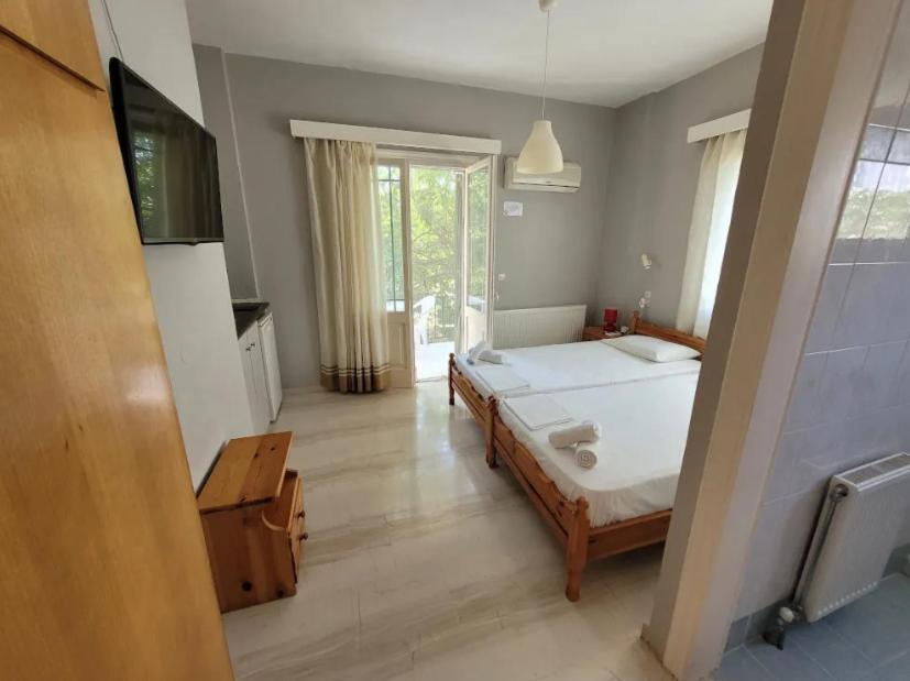 Villa Petros นีดรี ภายนอก รูปภาพ